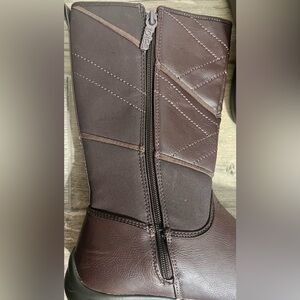 Brown Totes boots